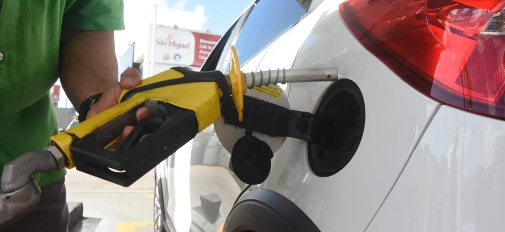 Preço da gasolina sobe pela terceira semana em Natal, apesar de queda nas refinarias