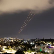 Defesas do Irã derrubam três drones após mísseis de Israel
