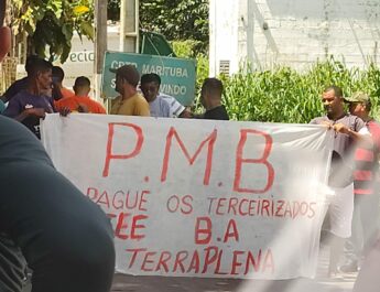 Caçambeiros cobram pagamento da Prefeitura de Belém e fecham aterro
