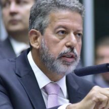 Lira aprova taxação de 20% em compras chinesas até R$258