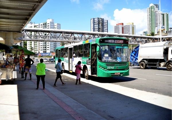 Reunião entre MPT e rodoviários de Salvador sobre greve termina sem definição