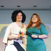 Analista da CNN recebe Prêmio Jacira da Silva de reconhecimento ao jornalismo negro