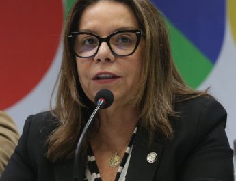Estudantes devem buscar alternativa aos EUA, diz presidente da Capes