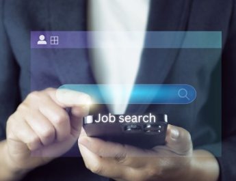 Mais de 130 mil oportunidades de estudo para iniciantes em tecnologia. Confira!