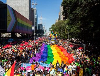 Parada LGBT+ de São Paulo acontece neste domingo (22)