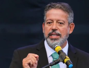 Relatório de Arthur Lira abre caminho para a isenção do IR até R$ 5 mil