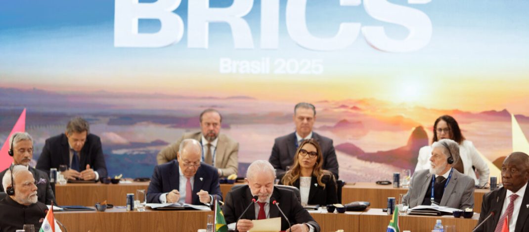 Lula no Brics: “Mais fácil investir na guerra do que na paz”