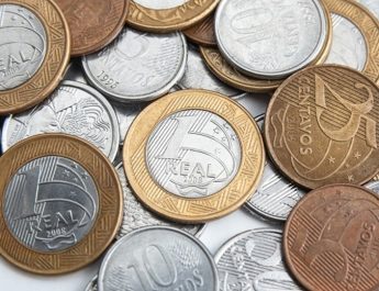 Alta da Selic encarece o crédito e pressiona ainda mais o caixa de pequenas e médias empresas