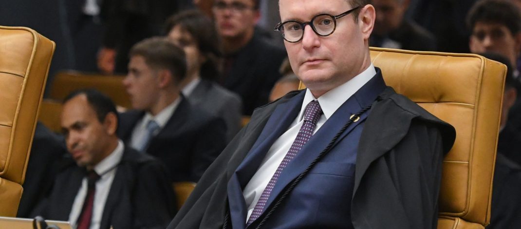 Zanin reitera pedido de acesso a dados de celular de Vorcaro
