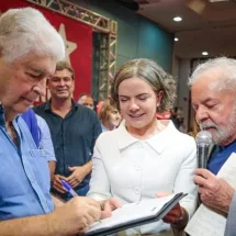 PT quer reconciliação com Requião para disputa contra Moro no Paraná
