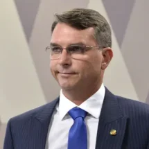 Denúncia contra Flávio Bolsonaro muda de destino no STF; entenda