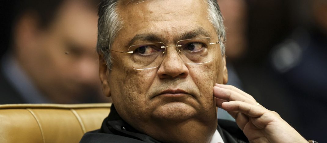 Dino mantém remoção de vídeos de vereador que ofendeu adversário