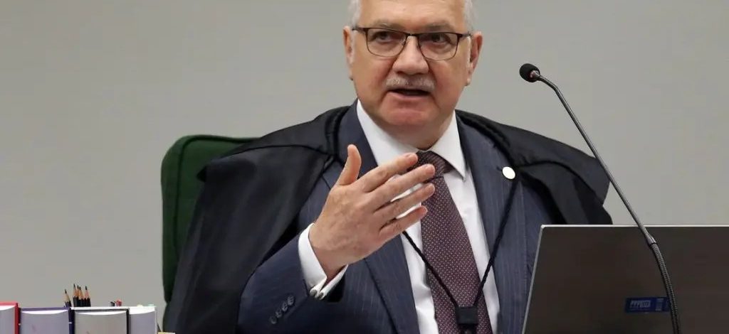 A ofensiva de Fachin contra penduricalhos que inflam salários no Judiciário