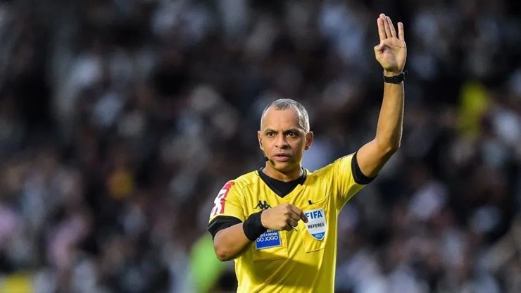 Árbitro brasileiro apitará jogo de abertura da Copa
