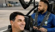 Flávio Bolsonaro bajula Neymar em vídeo de IA, mas comete erro grotesco na chuteira