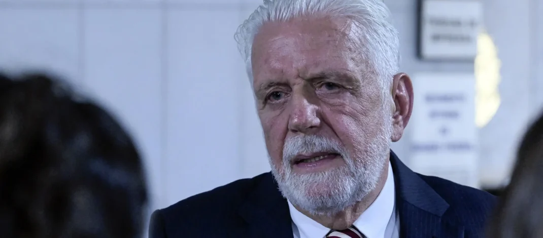 Jaques Wagner deixa liderança após buscas no caso Master