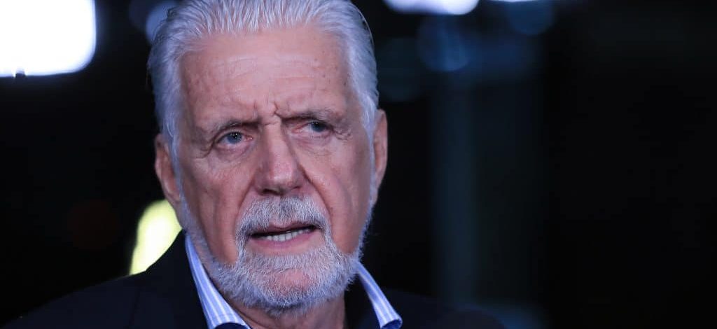 Jaques Wagner deixa liderança do governo após reunião com Lula