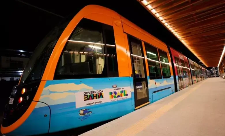 VLT amplia operação e passa a receber passageiros em novo trecho do Subúrbio de Salvador