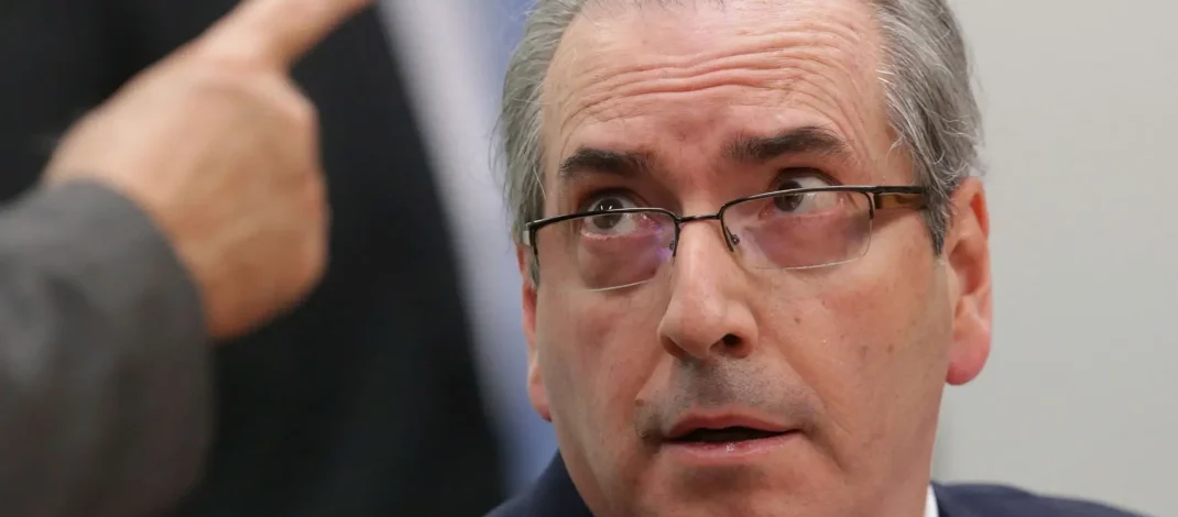 Dino bloqueia R$ 6 milhões de Eduardo Cunha