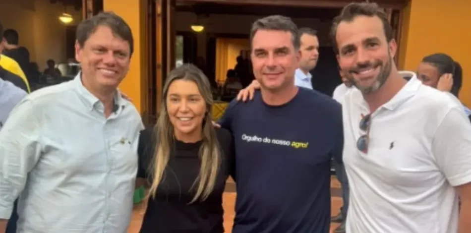 “Ele é corrupto, mas é cristão”, diz aliado de Flávio Bolsonaro