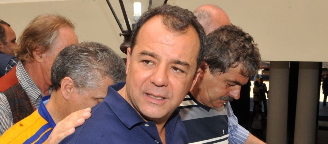 Cabral é condenado por esquema de regalias durante prisão no Rio