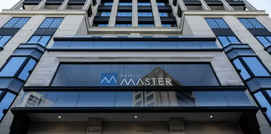 Caso Master: Estadão tenta criar equivalência entre direita e esquerda