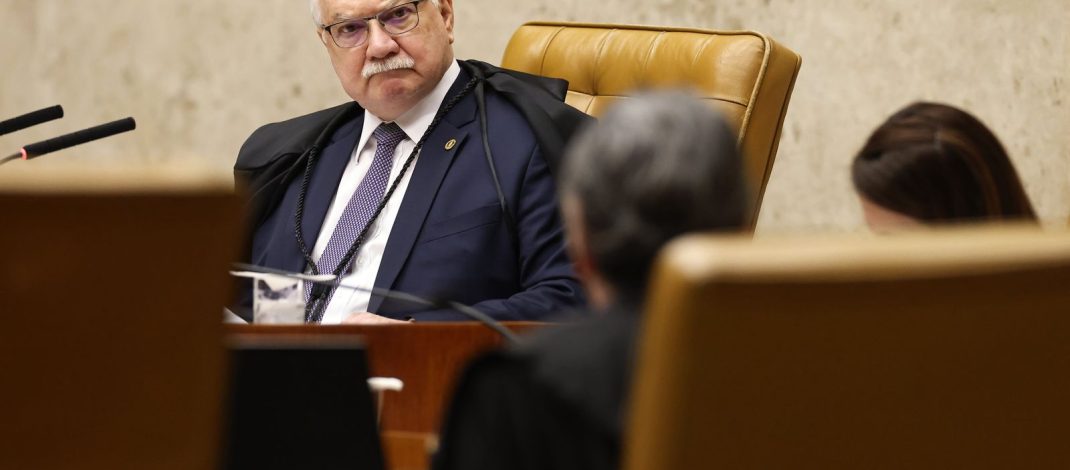 Ex-ministros e sociedade civil divulgam carta em apoio a Fachin 