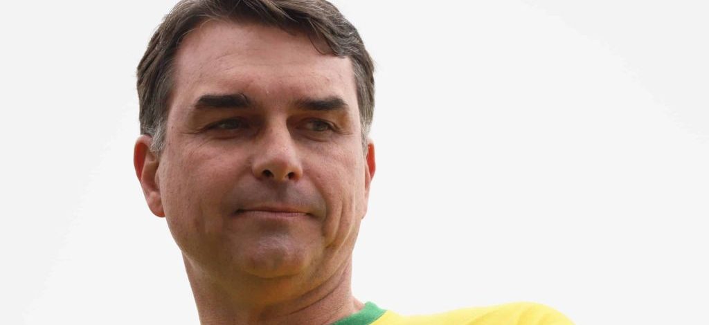 PT leva ao STF suspeita de apoio estrangeiro à campanha de Flávio Bolsonaro