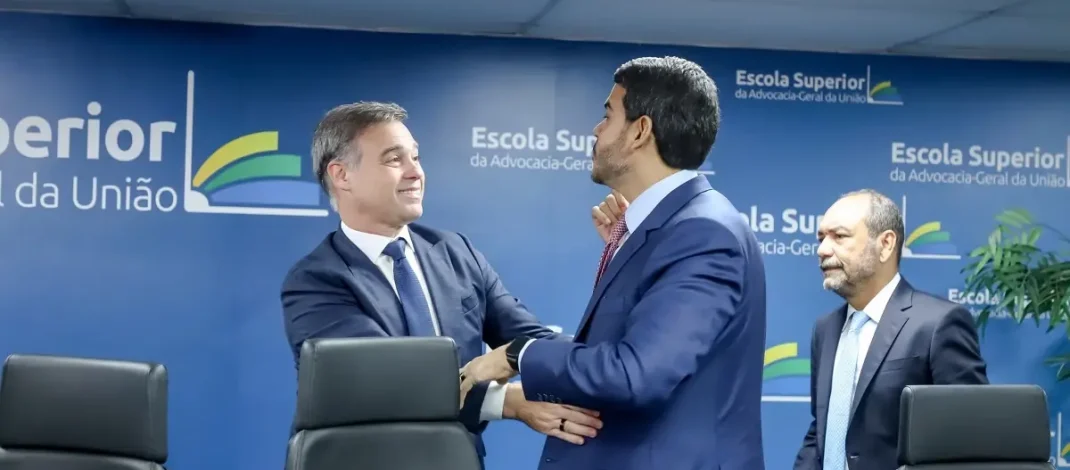 Jorge Messias rebate interpretações sobre atuação na crise da PF
