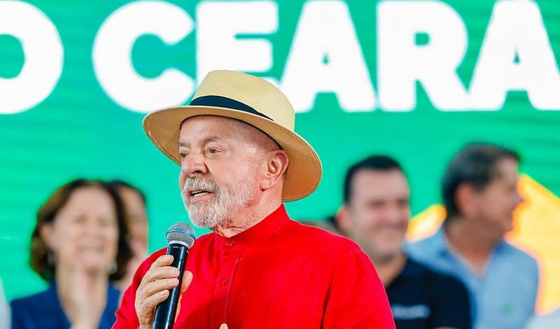 Lula desautoriza material de campanha em que aparece com Ciro no Ceará: “Não está comigo”