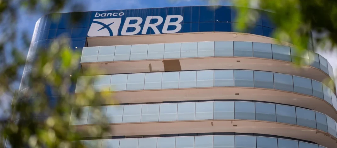 PF aponta manobras do BRB em operações com Master