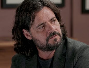Segredo do passado exposto: em Além do Tempo, Bernardo revela a verdade sobre o pai de Bento e provoca briga generalizada