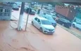 VÍDEO: Rompimento de adutora causa transtorno no trânsito e deixa várias áreas sem água em Manaus