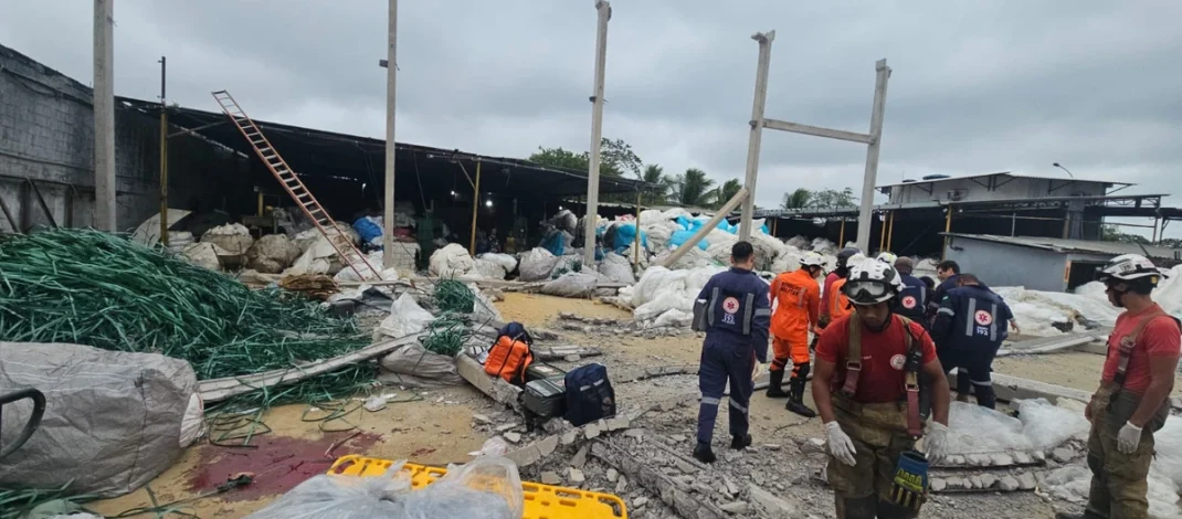 Desabamento de marquise em galpão deixa dois mortos e três feridos em Salvador