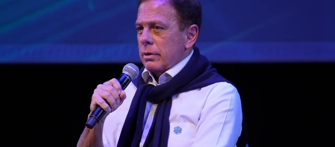 Doria associa governo Lula ao antissemitismo e anuncia voto em Flávio Bolsonaro