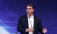 Flávio Bolsonaro é aconselhado a evitar debates com Lula
