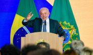 Lula convoca população a festejar o fim da escala 6×1 e faz alerta sobre voto do PL de Flávio Bolsonaro