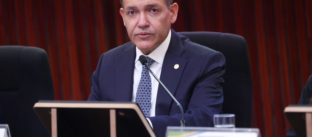 Nunes Marques suspende postagens ilegais contra campanha de Lula